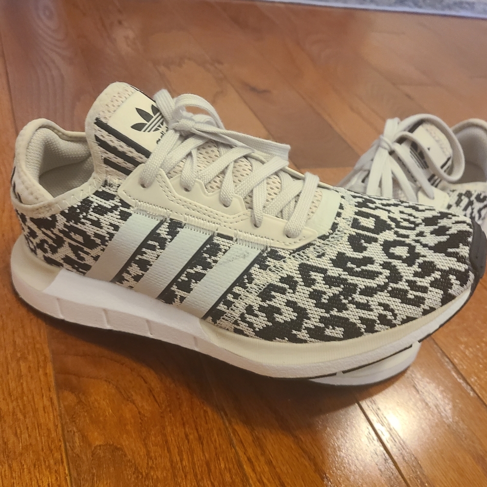 adidas leopard/cheetah sneakers size 8.5
